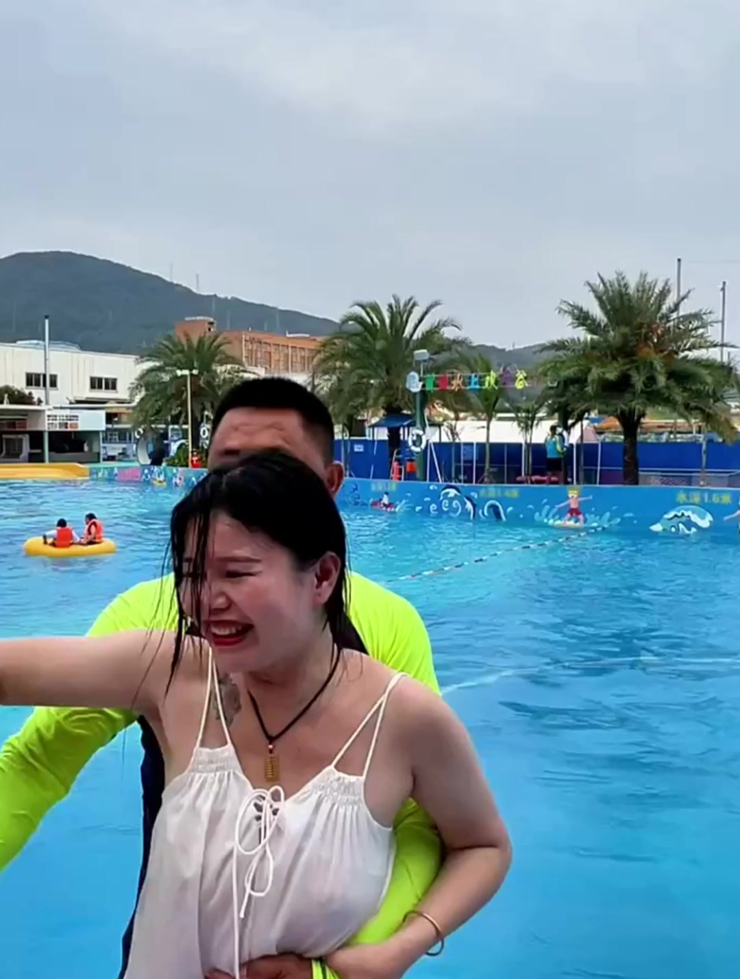 水上飞人秀：极速飞跃水面的简单介绍